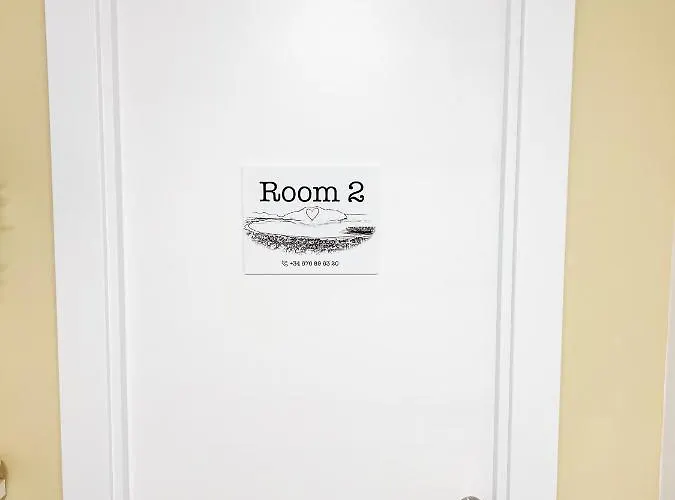 Rooms Laredo 招待所